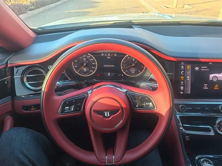 Фото 9 - Bentley Flying Spur