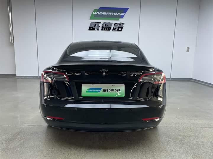 Фото 5 - Tesla Model 3