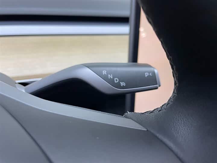 Фото 8 - Tesla Model 3