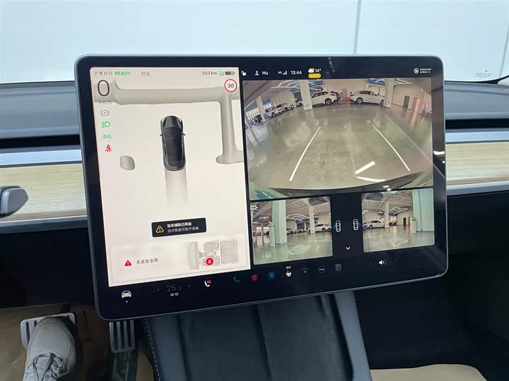 Фото 9 - Tesla Model 3