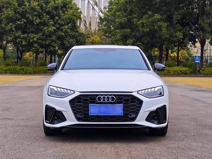 Фото 2 - Audi A4L
