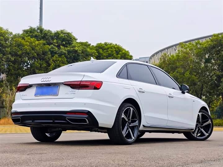 Фото 3 - Audi A4L