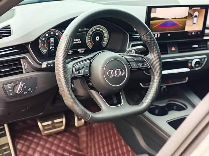 Фото 6 - Audi A4L