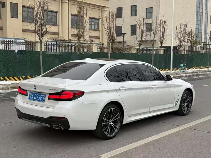 Фото 6 - BMW 5 Series