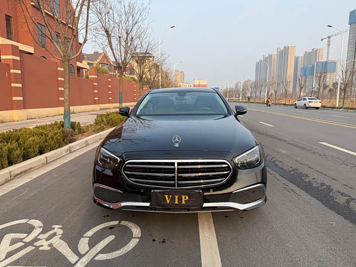 Фото 2 - Mercedes-Benz E-Class