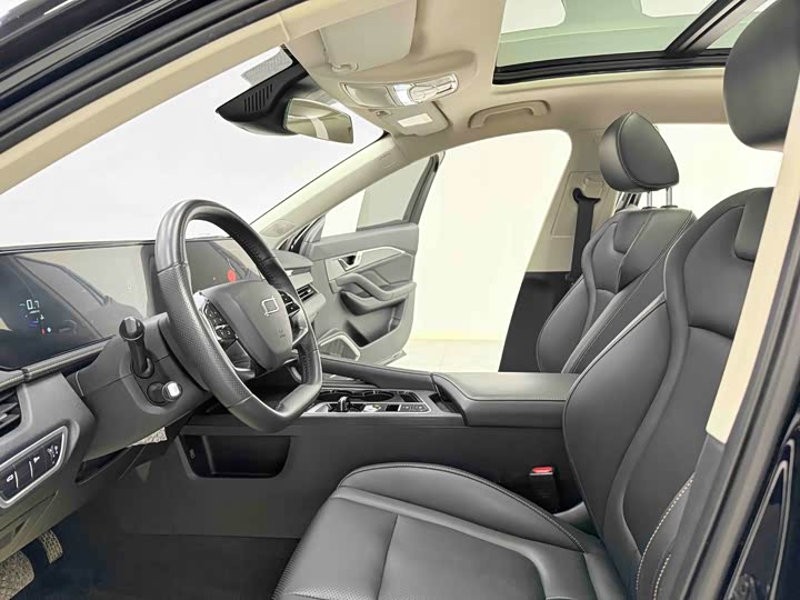 Фото 7 - Bestune B70