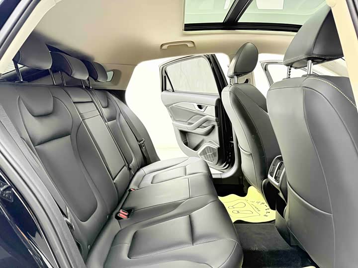 Фото 9 - Bestune B70