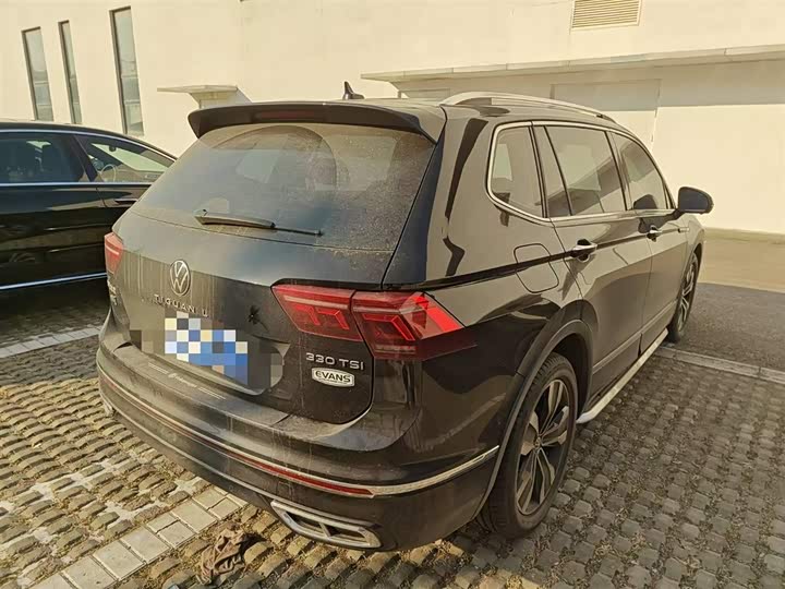 Фото 2 - Volkswagen Tiguan L Pro