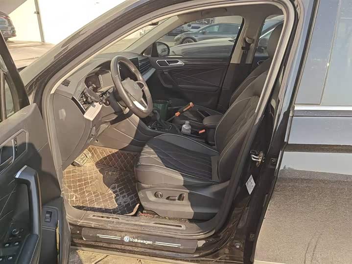 Фото 7 - Volkswagen Tiguan L Pro