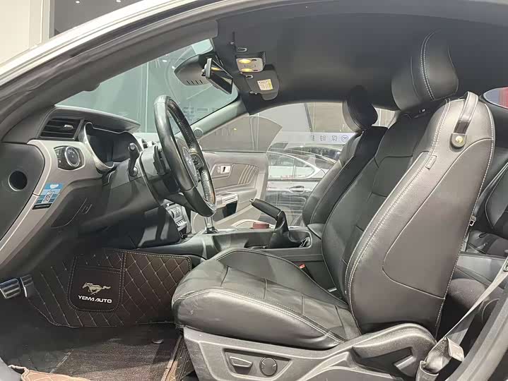 Фото 7 - Ford Mustang