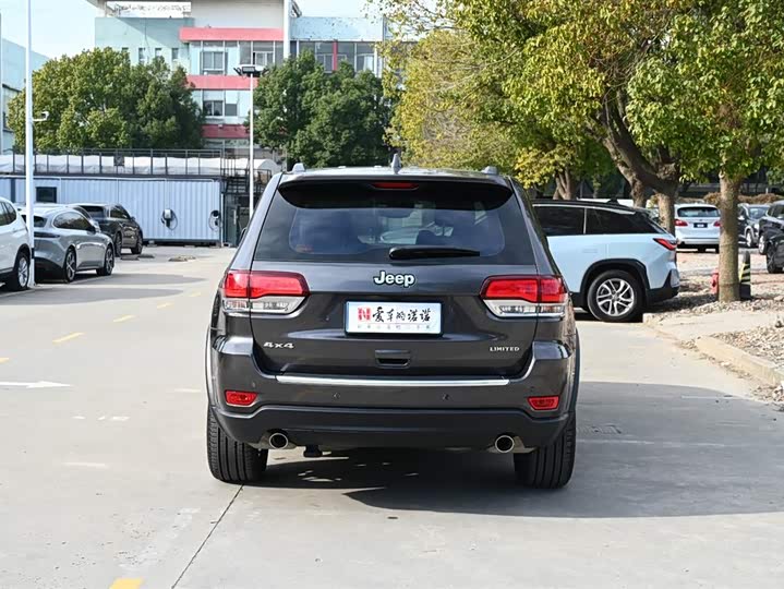 Фото 5 - Jeep Grand Cherokee