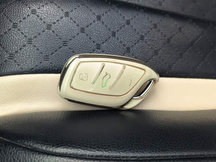 Фото 9 - Roewe Clever