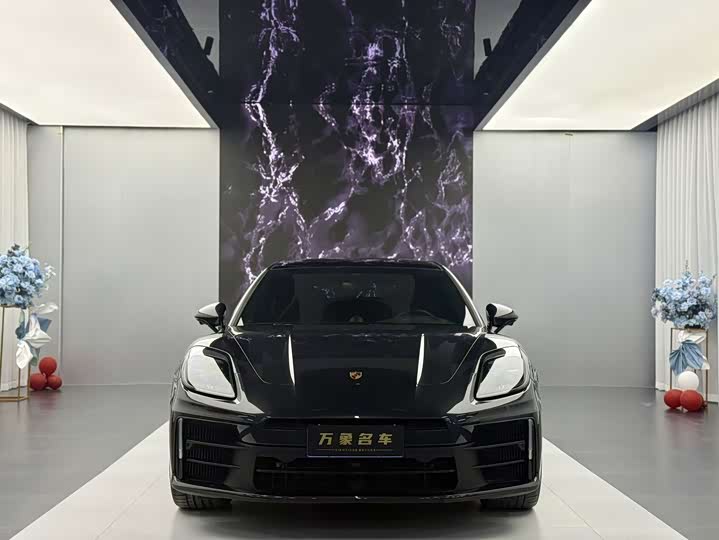 Фото 2 - Porsche Panamera