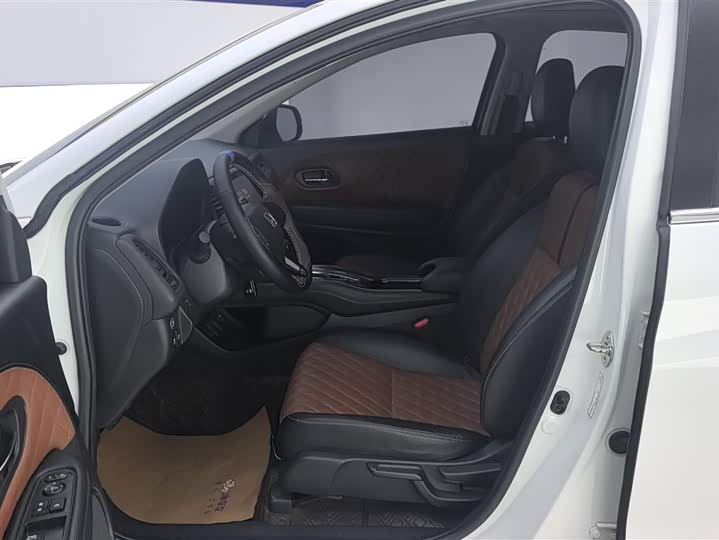 Фото 9 - Honda Vezel