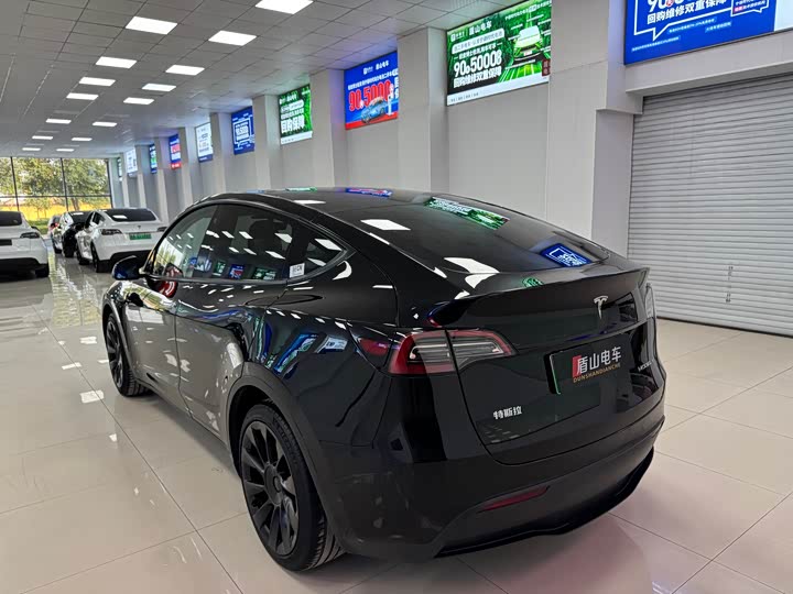 Фото 4 - Tesla Model Y