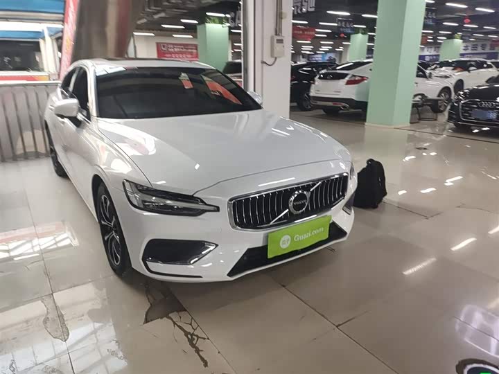 Фото 4 - Volvo S60