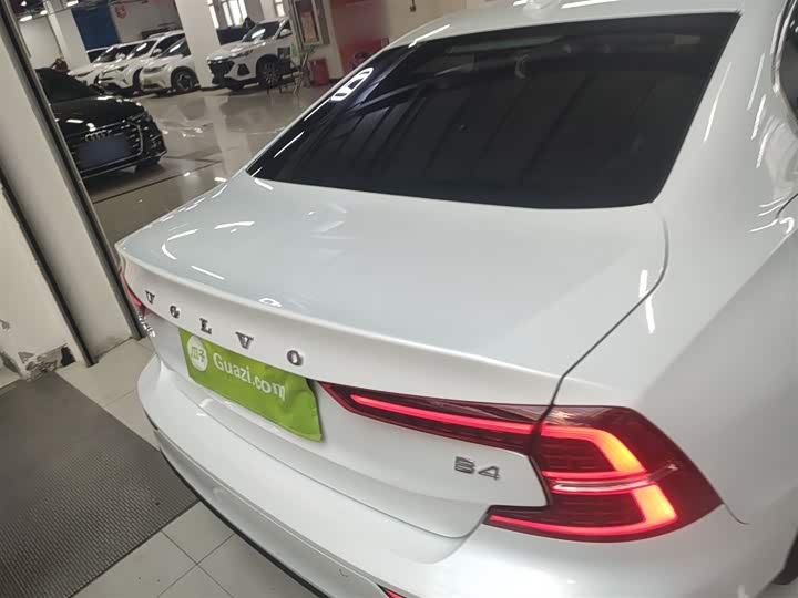 Фото 6 - Volvo S60