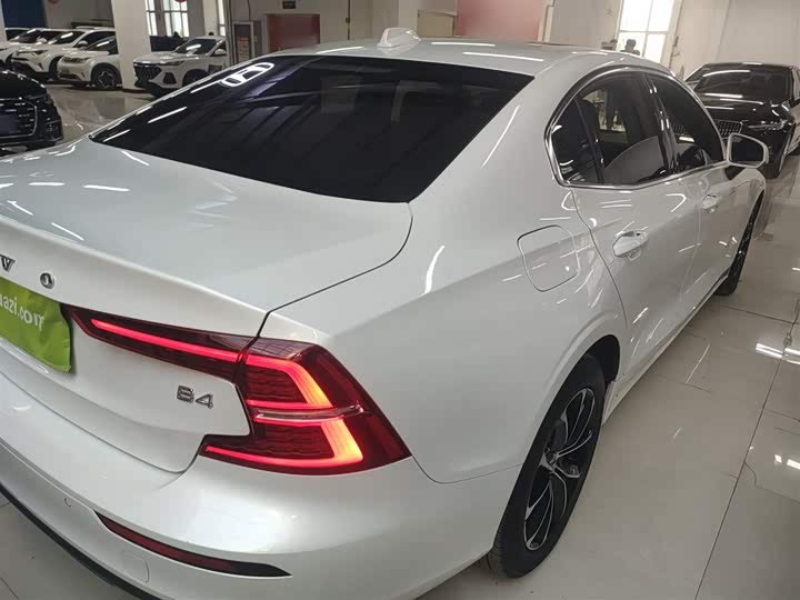 Фото 7 - Volvo S60