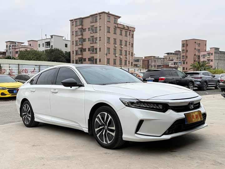 Фото 2 - Honda Inspire