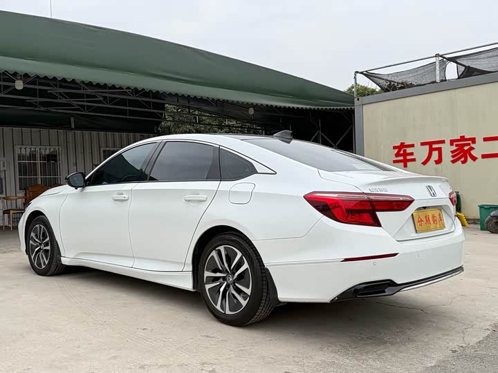 Фото 6 - Honda Inspire