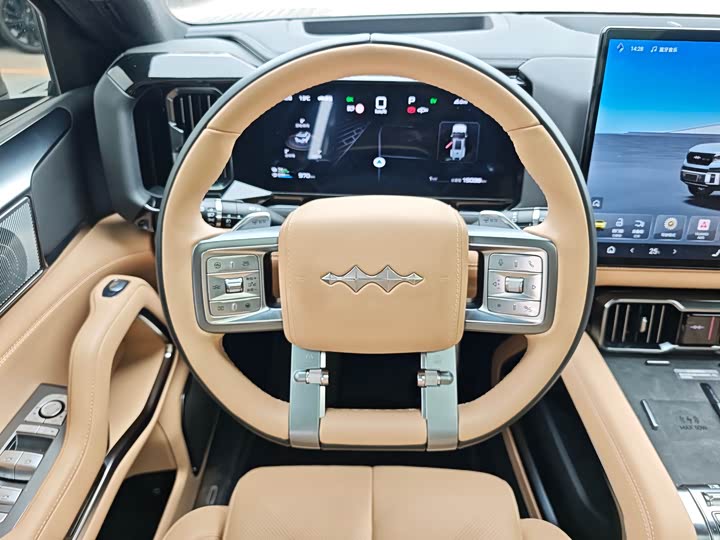 Фото 8 - BYD FangChengBao Leopard 8