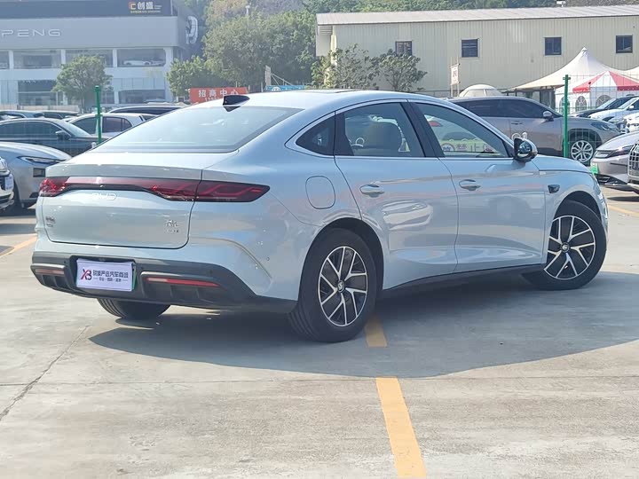 Фото 6 - BYD Qin L