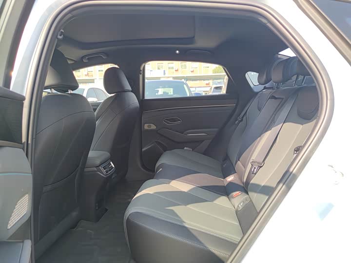 Фото 8 - BYD Qin L