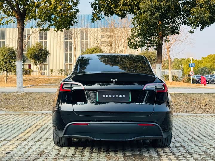 Фото 9 - Tesla Model Y