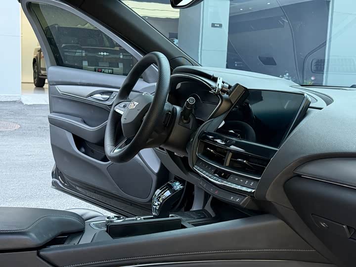 Фото 7 - Cadillac CT5