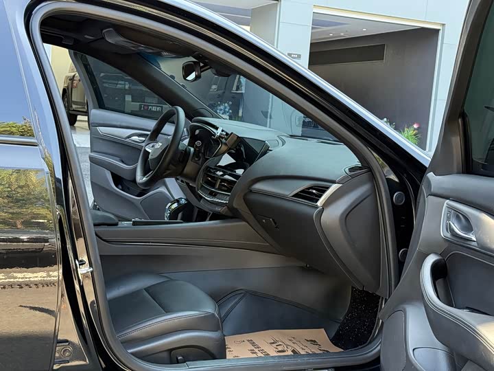 Фото 8 - Cadillac CT5