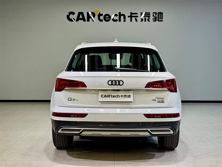 Фото 6 - Audi Q5L