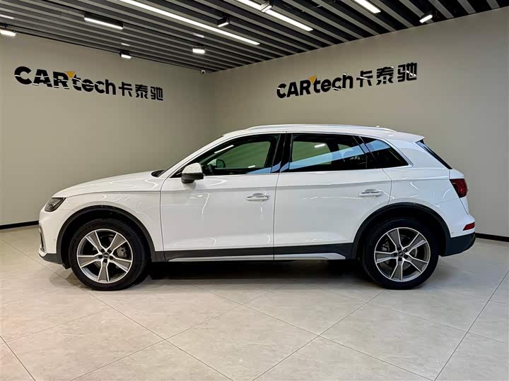 Фото 8 - Audi Q5L