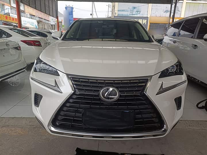 Фото 3 - Lexus NX