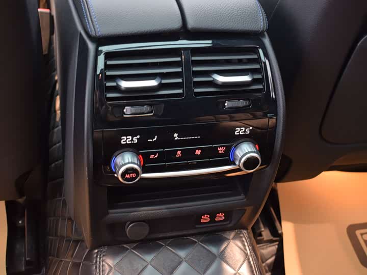 Фото 8 - BMW 6 Series GT