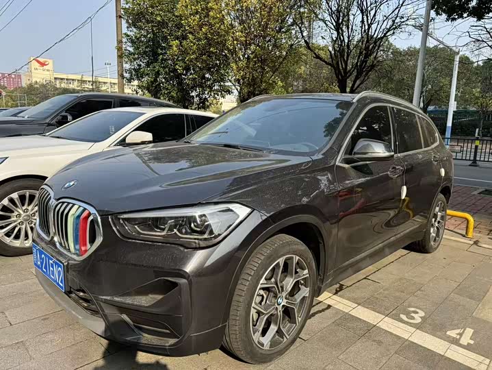 Фото 1 - BMW X1