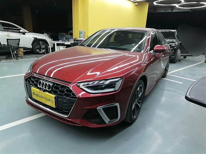 Фото 1 - Audi A4L