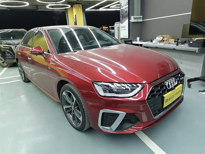 Фото 4 - Audi A4L