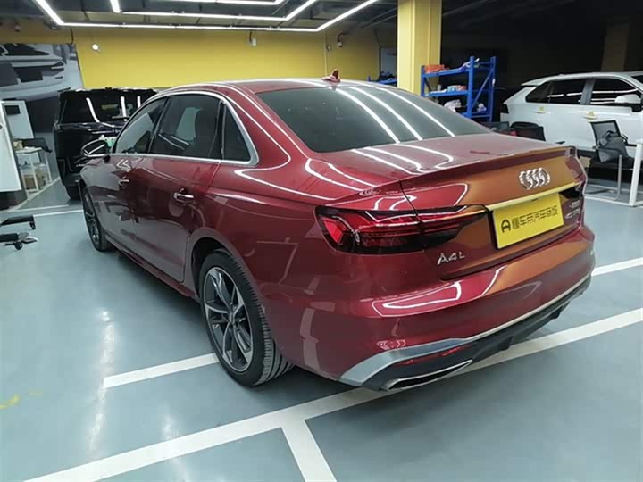 Фото 7 - Audi A4L