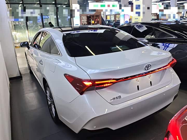 Фото 5 - Toyota Avalon