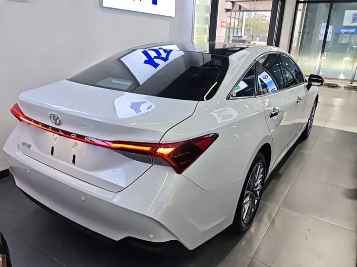 Фото 7 - Toyota Avalon