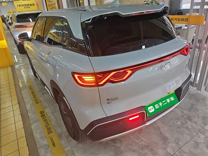 Фото 5 - BYD Yuan Up