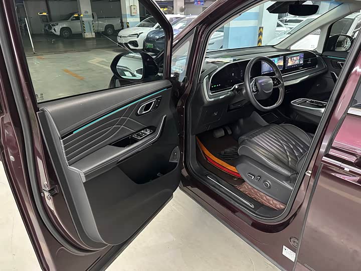 Фото 9 - Maxus Mifa 9