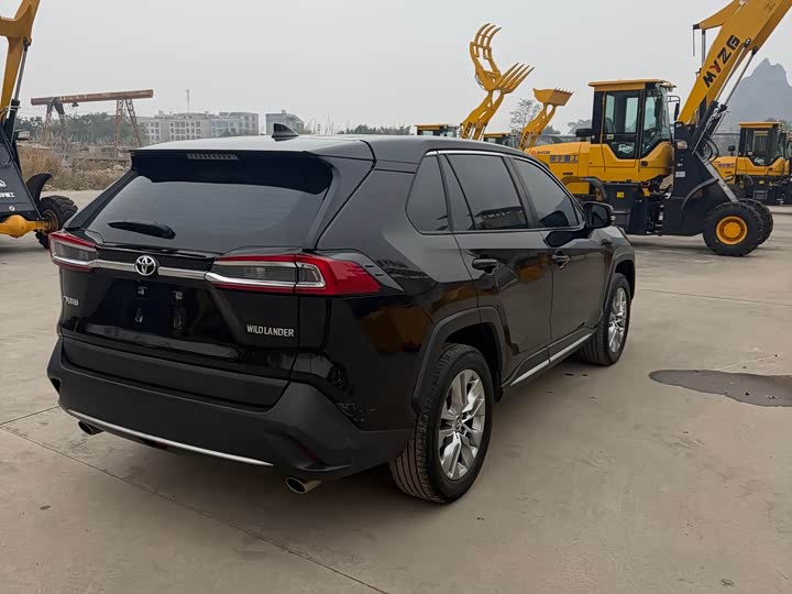 Фото 4 - Toyota Wildlander