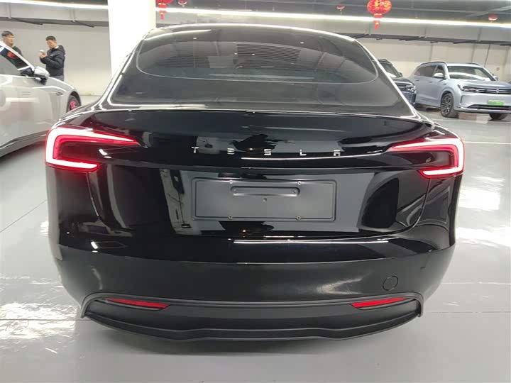 Фото 6 - Tesla Model 3