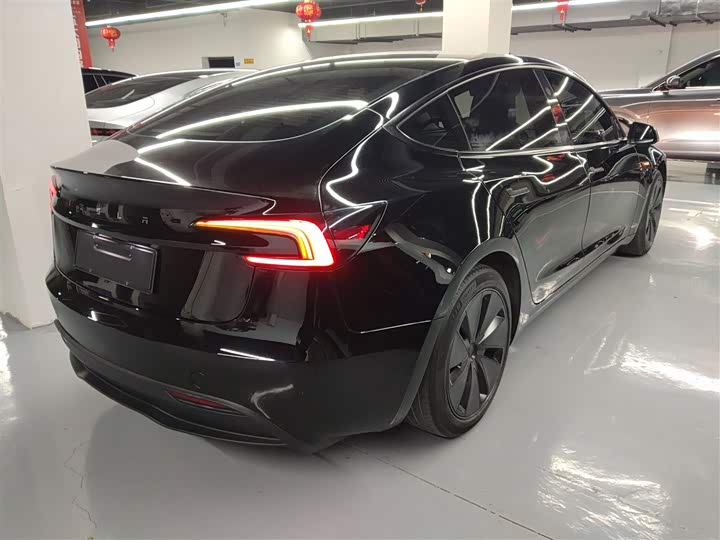 Фото 7 - Tesla Model 3