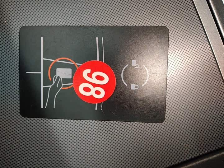 Фото 9 - Tesla Model 3