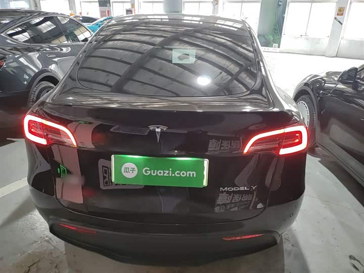 Фото 6 - Tesla Model Y