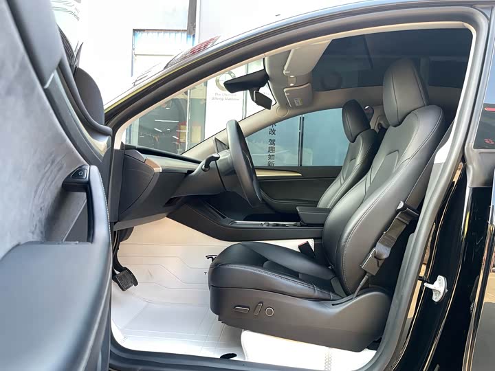 Фото 9 - Tesla Model Y