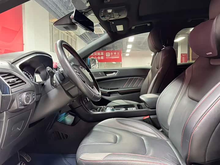 Фото 7 - Ford Edge