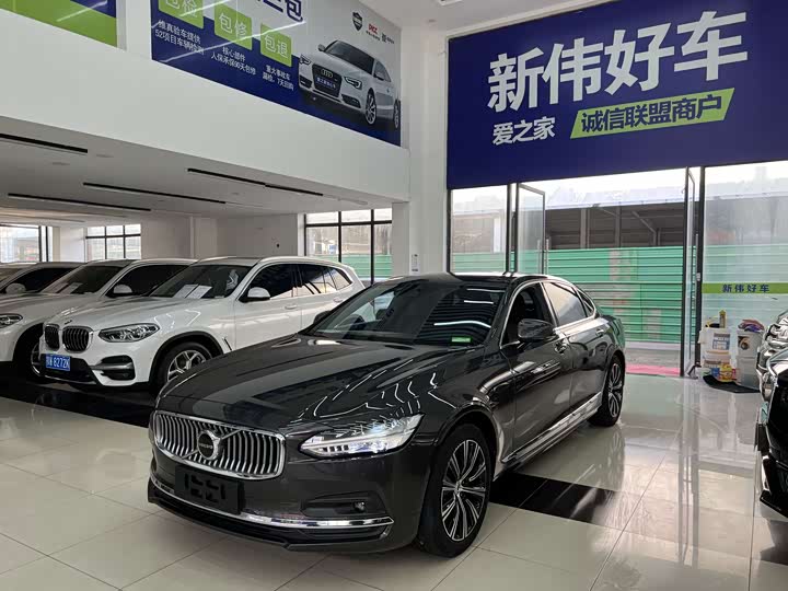 Фото 1 - Volvo S90